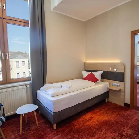 Отель Lengenfelder Hof 3*