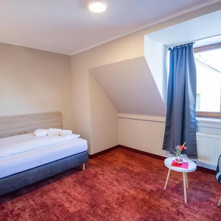 Lengenfelder Hof 3*